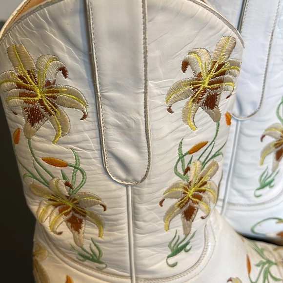 The Old Gringo Multi Color Floral Detailed Boots - Picture 5 of 10